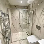 Emerald Gems In Limak's Diamond Residences In With Free Private Parking & Fast Wi-fi