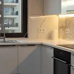 Emerald Gems In Limak's Diamond Residences In With Free Private Parking & Fast Wi-fi Apartament