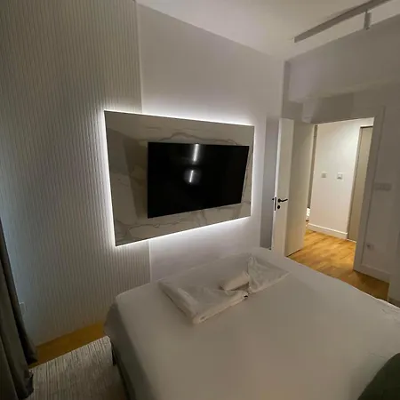 Emerald Gems In Limak's Diamond Residences In With Free Private Parking & Fast Wi-fi Apartment *