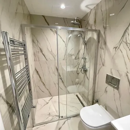 Emerald Gems In Limak's Diamond Residences In With Free Private Parking & Fast Wi-fi