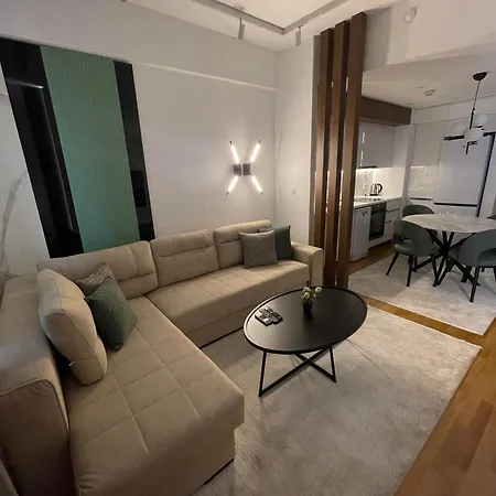 Emerald Gem Amidst Diamonds With Free Private Parking In Center * Skopje