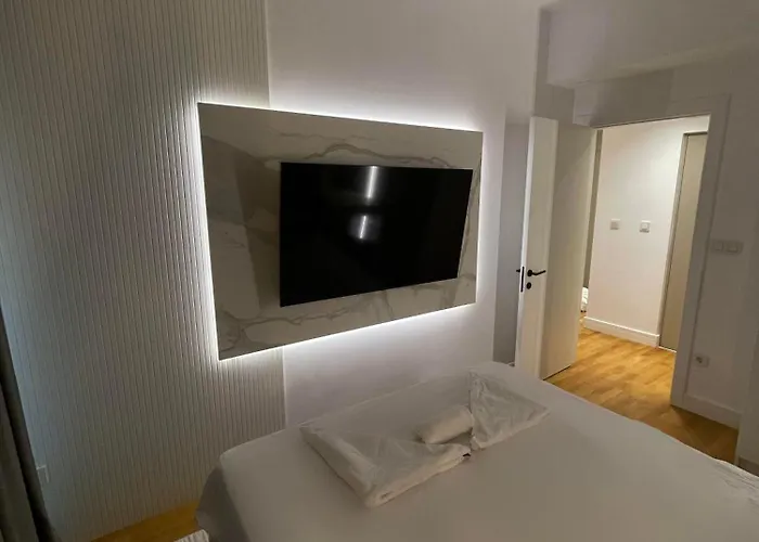 Emerald Gems In Limak's Diamond Residences In With Free Private Parking & Fast Wi-fi Apartment *