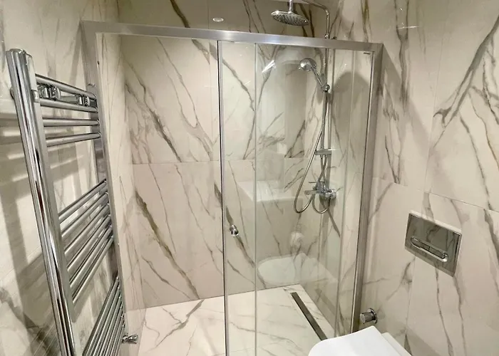 Emerald Gems In Limak's Diamond Residences In With Free Private Parking & Fast Wi-fi