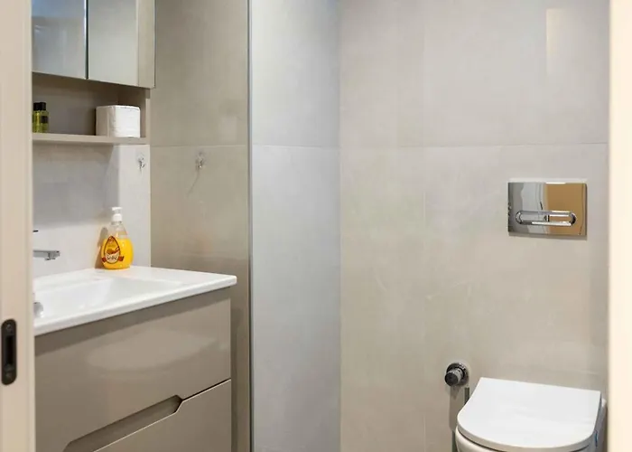 Emerald Gems In Limak's Diamond Residences In With Free Private Parking & Fast Wi-fi *